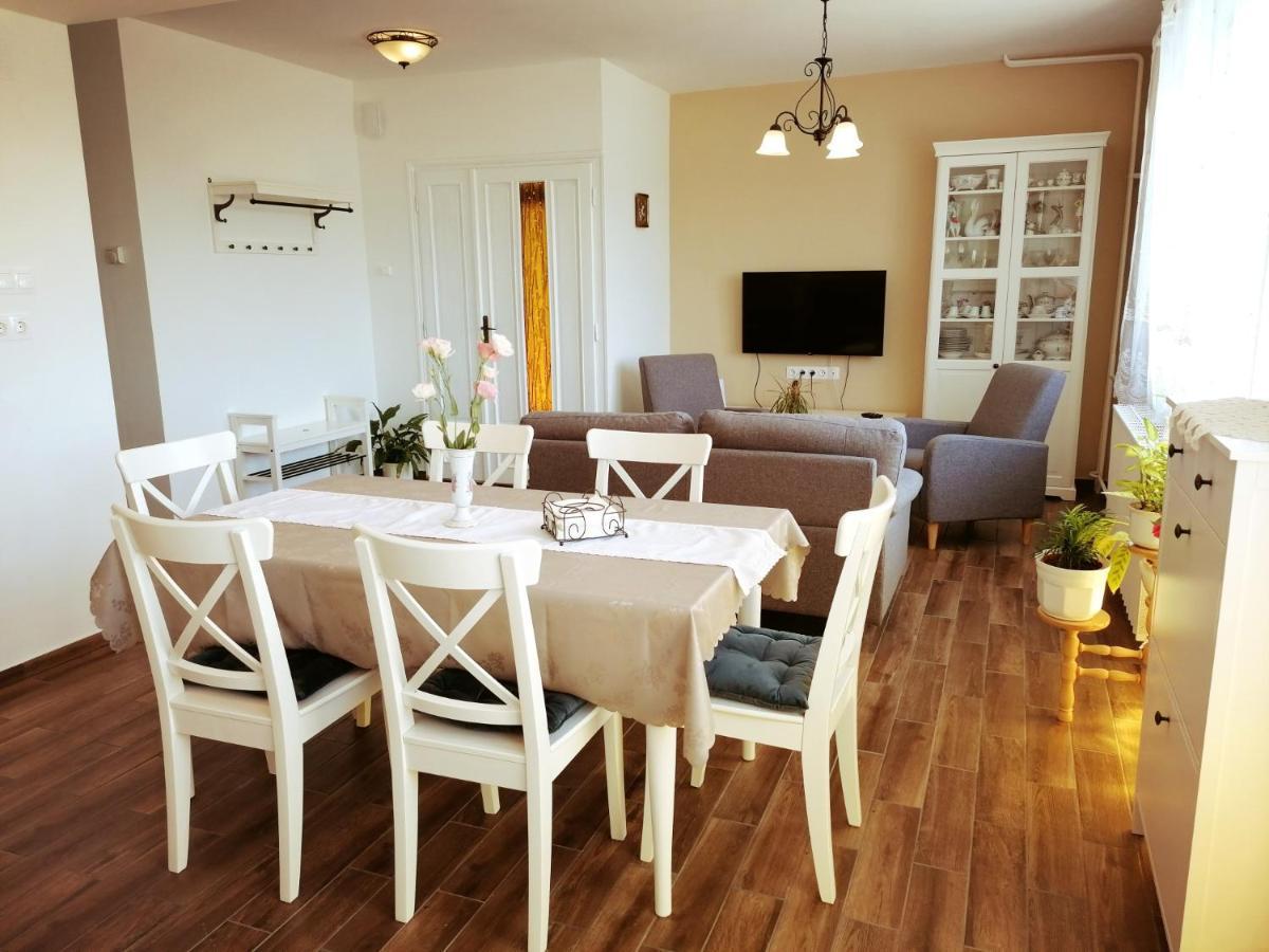 צ'רסגטומאי Elisoria Apartments מראה חיצוני תמונה