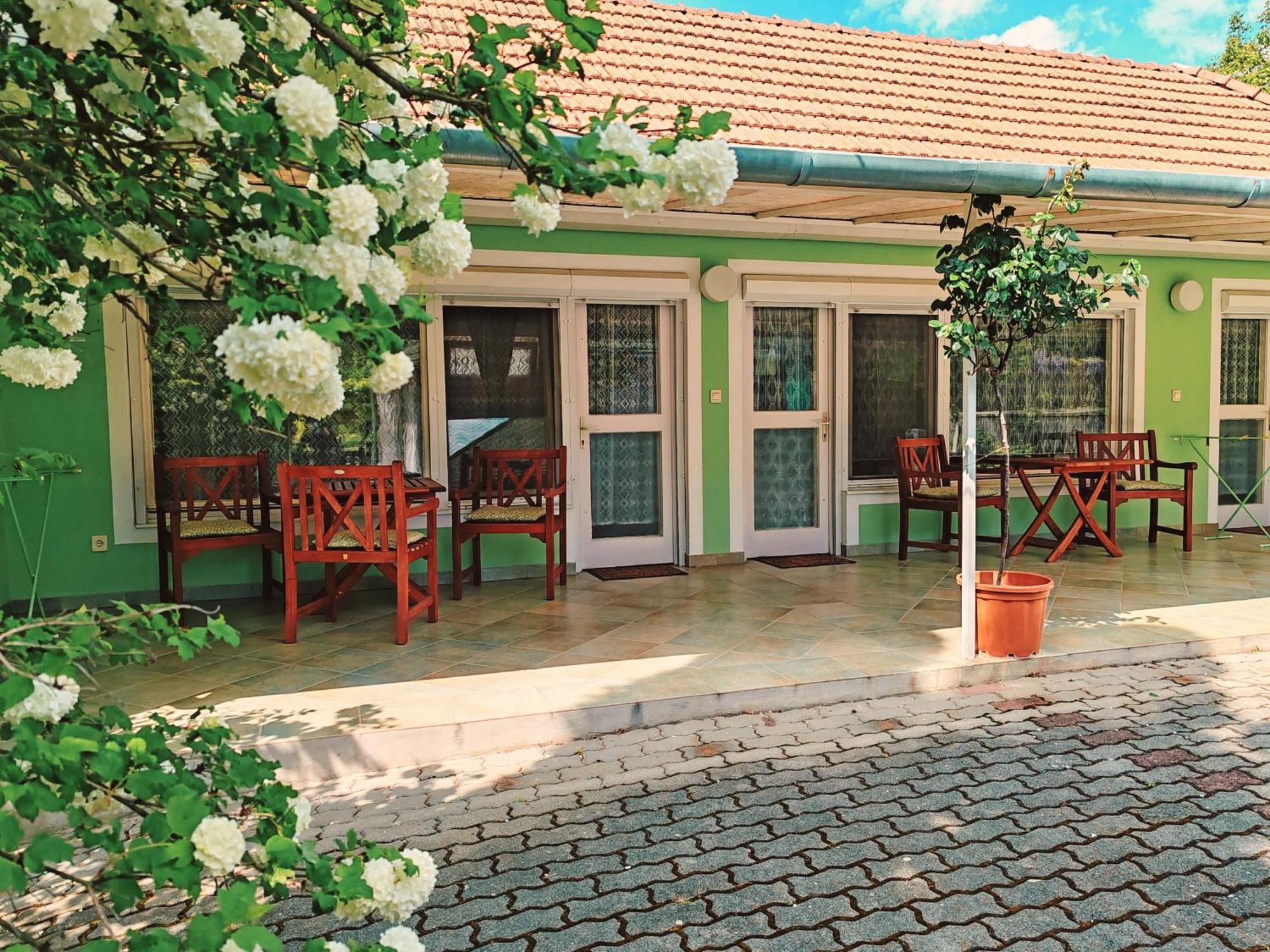 צ'רסגטומאי Elisoria Apartments מראה חיצוני תמונה