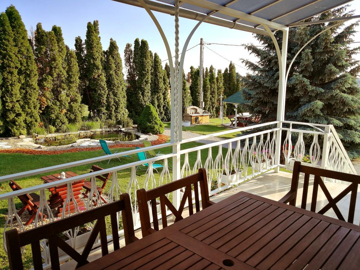 צ'רסגטומאי Elisoria Apartments מראה חיצוני תמונה